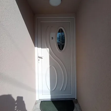 Ban Stan Apartment *